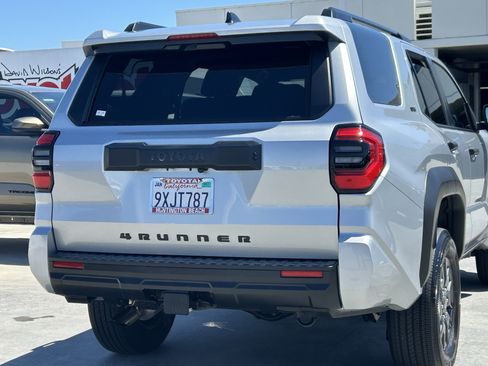 Certified 2026 Toyota 4Runner SR5 AWD/4WD image 4