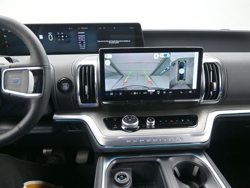 New 2026 Ford Expedition Platinum w/ Driver's Package image 22