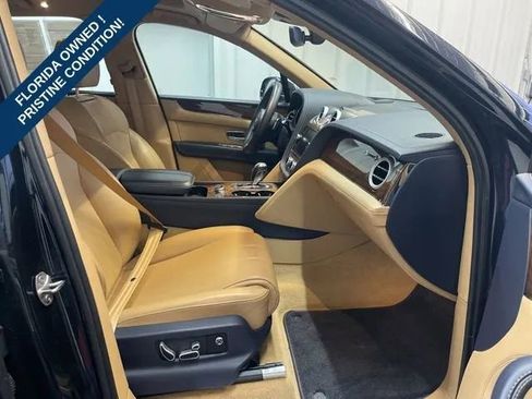 Used 2018 Bentley Bentayga AWD/4WD image 18
