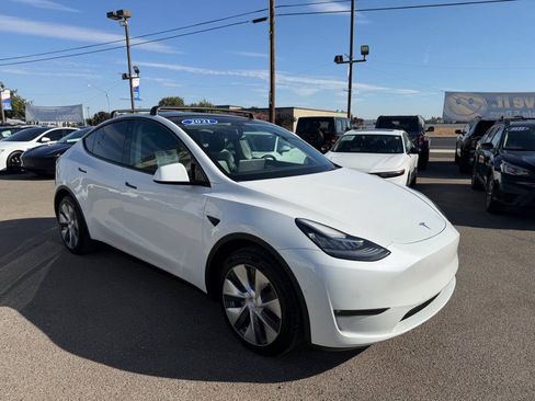 Used 2021 Tesla Model Y Long Range AWD/4WD image 2