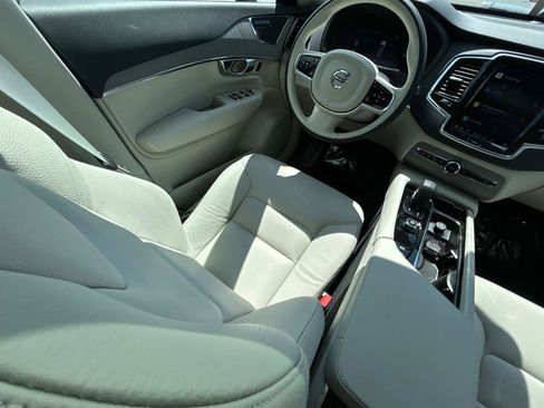 New 2025 Volvo XC90 T8 Plus w/ Protection Package Premier image 15