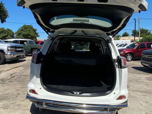 Used 2016 Toyota RAV4 XLE AWD/4WD image 7