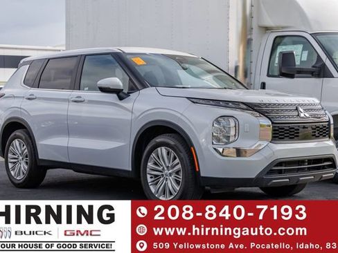 Used 2024 Mitsubishi Outlander ES image 1