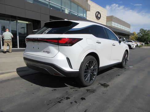 Used 2025 Lexus RX 450h AWD w/ Luxury Package image 9
