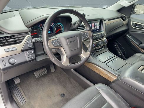 Used 2018 GMC Yukon Denali image 4