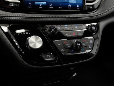 New 2026 Chrysler Pacifica Select image 24