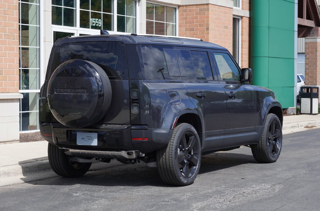 Used 2026 Land Rover Defender 110 S AWD/4WD image 6