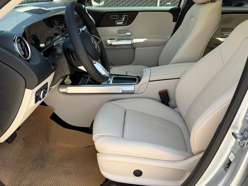 New 2026 Mercedes-Benz GLB 250 image 17