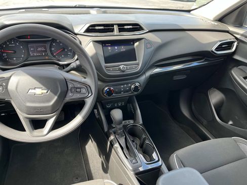 Used 2021 Chevrolet TrailBlazer LS image 14