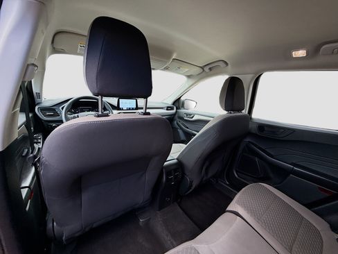 Used 2022 Ford Escape SE image 25