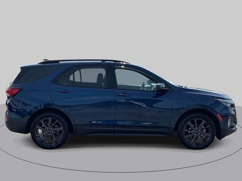 Used 2023 Chevrolet Equinox RS w/ LPO, Floor Liner Package FWD image 3