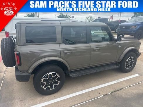 Used 2025 Ford Bronco Outer Banks AWD/4WD image 6