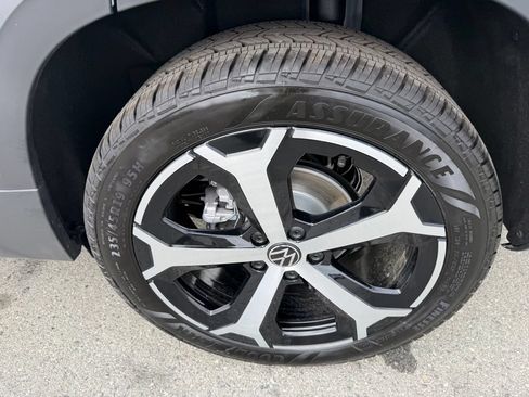 New 2026 Volkswagen Taos SEL AWD/4WD image 13