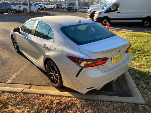 Used 2023 Toyota Camry SE image 29