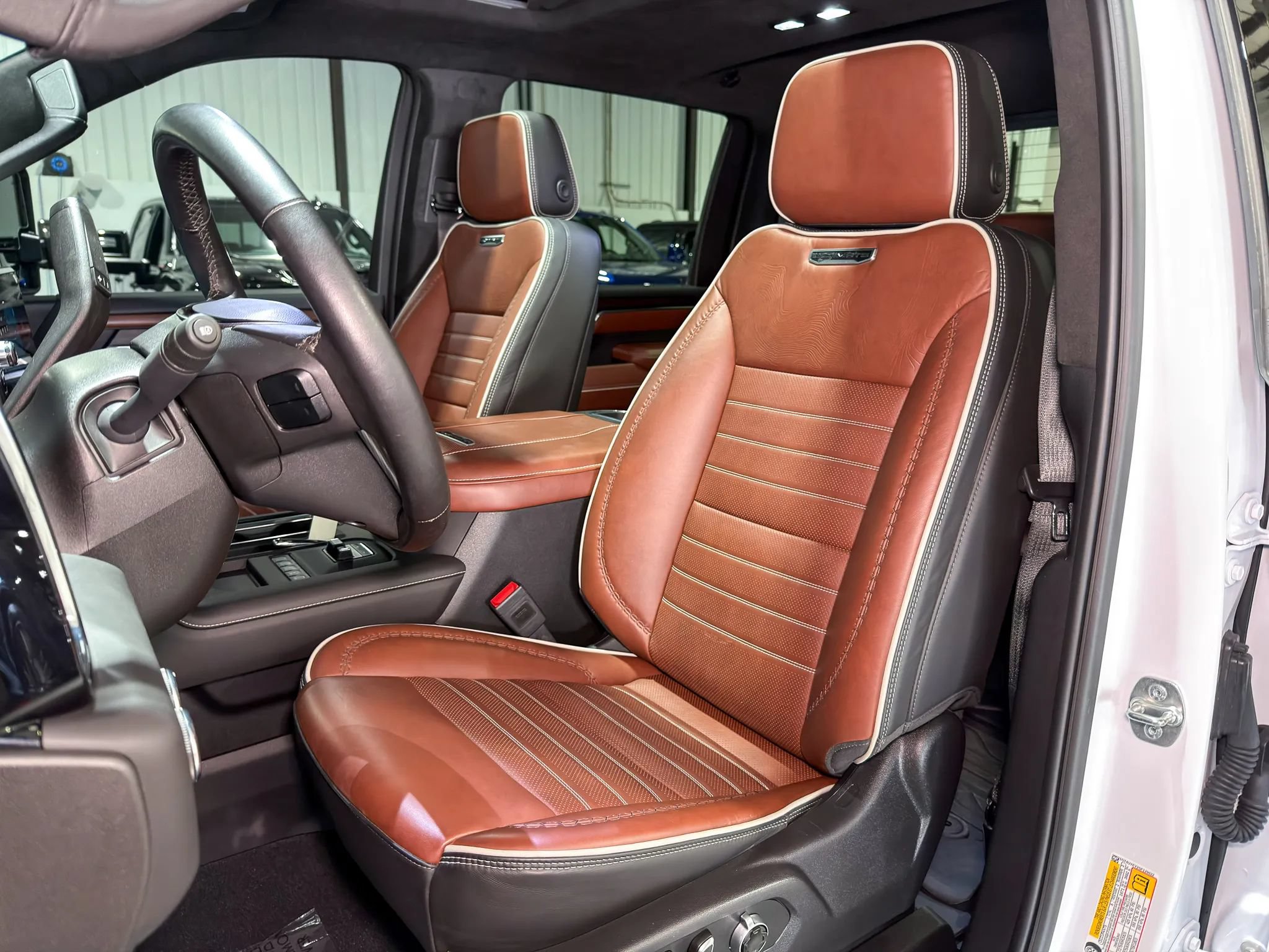 Used 2025 GMC Sierra 3500 Denali Ultimate AWD/4WD image 18