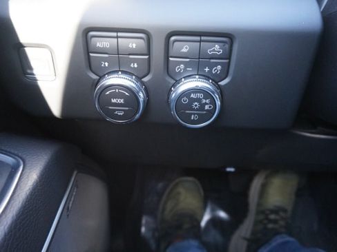 Used 2023 GMC Sierra 1500 Denali AWD/4WD image 16