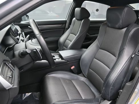 Used 2018 Honda Accord Sport image 15