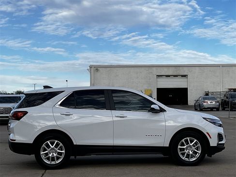 Used 2024 Chevrolet Equinox LT image 3