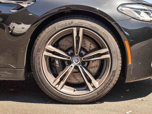 Used 2022 BMW M5 image 9