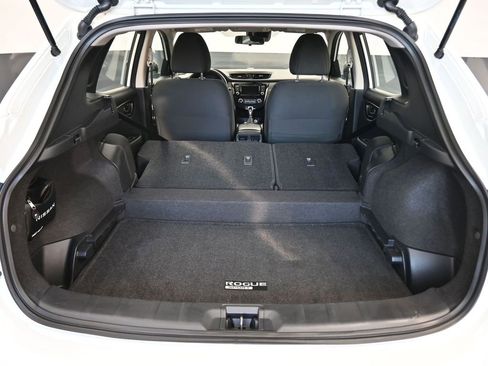 Used 2022 Nissan Rogue Sport S image 41