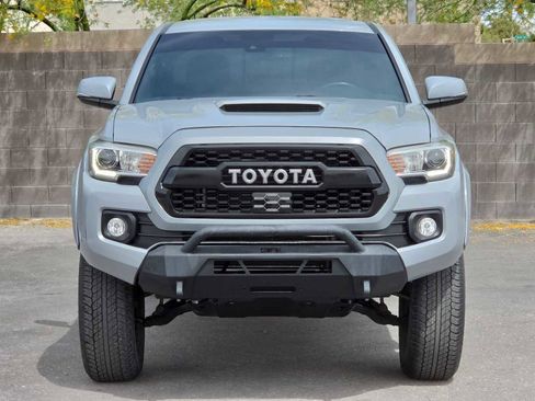 Used 2020 Toyota Tacoma TRD Sport w/ Technology Package image 4