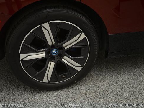 Used 2023 BMW iX xDrive50 w/ Premium Package AWD/4WD image 42