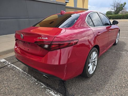 Used 2018 Alfa Romeo Giulia AWD image 9