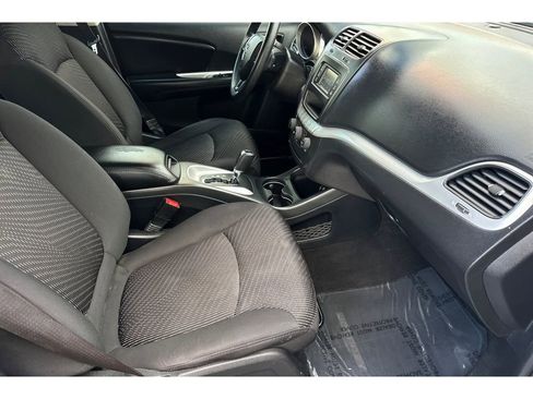 Used 2015 Dodge Journey American Value Package w/ Flexible Seating Group image 18