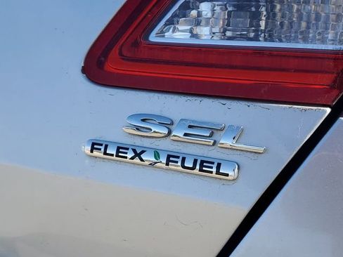 Used 2014 Ford Taurus SEL FWD image 7