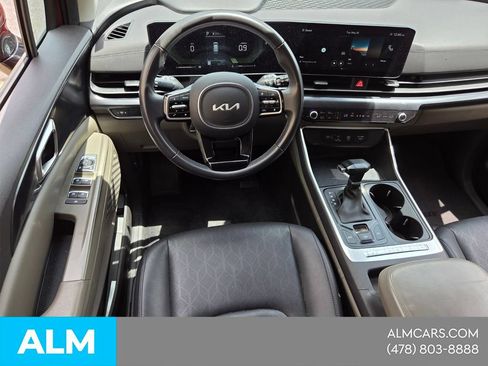 Used 2025 Kia Carnival FWD image 6