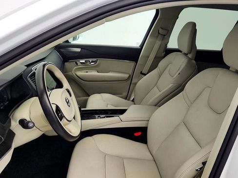Used 2020 Volvo XC90 T5 Momentum image 21