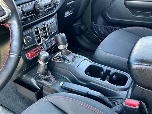 Used 2021 Jeep Wrangler Unlimited Rubicon AWD/4WD image 15
