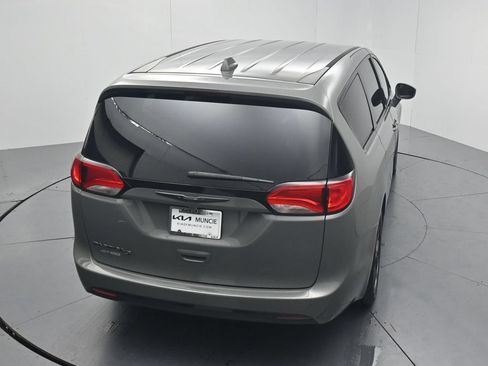 Used 2020 Chrysler Pacifica Touring w/ Advanced Safetytec Group FWD image 46