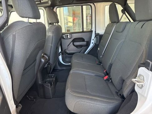 Used 2024 Jeep Wrangler Sport S image 12