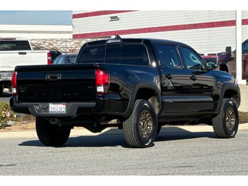 Used 2023 Toyota Tacoma 4x4 Double Cab image 4