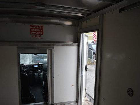 Used 2022 Ford Transit 350 DRW RWD image 28