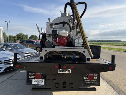 Used 2024 GMC Sierra 3500 Pro RWD image 4