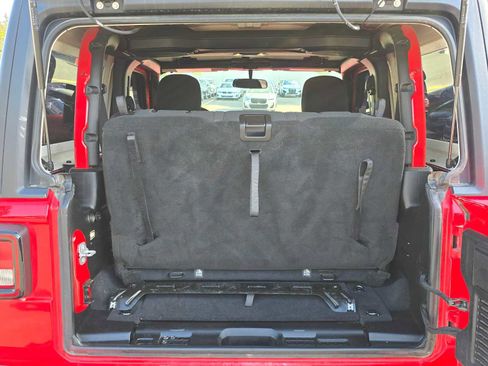 Used 2019 Jeep Wrangler Sport AWD/4WD image 14