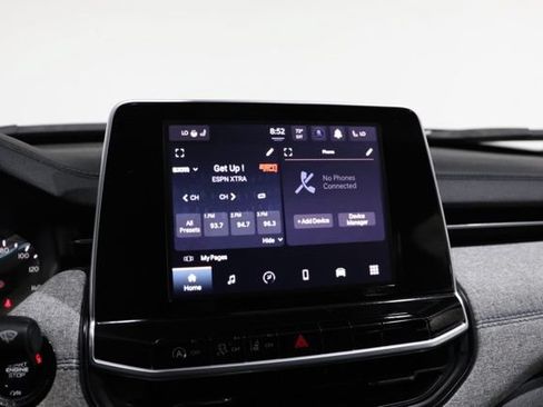 Used 2025 Jeep Compass Latitude w/ Sun & Sound Group AWD/4WD image 24