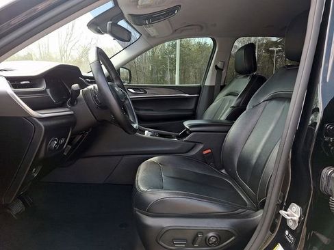 Used 2022 Jeep Grand Cherokee L Limited AWD/4WD image 13