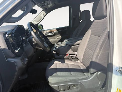Used 2024 Chevrolet Silverado 1500 LT AWD/4WD image 9