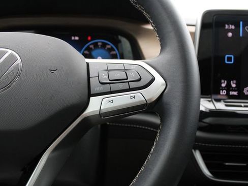 Used 2024 Volkswagen Atlas SE image 14