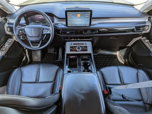 Used 2024 Lincoln Aviator AWD image 26