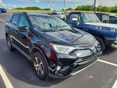 Used 2016 Toyota RAV4 XLE AWD/4WD image 1