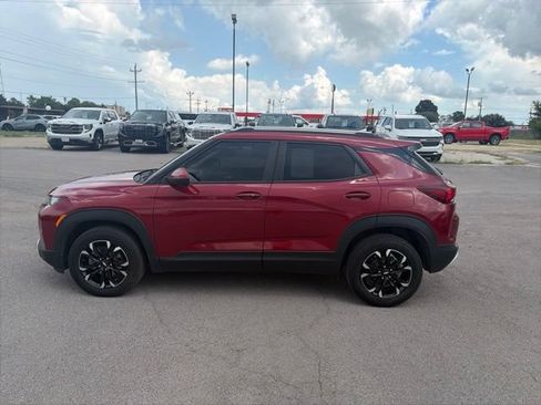 Used 2021 Chevrolet TrailBlazer LT AWD/4WD image 3