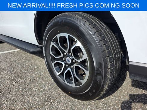 Used 2024 Ford Expedition Max XLT image 7