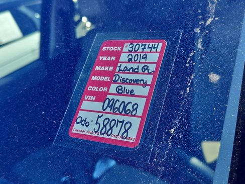 Used 2019 Land Rover Discovery HSE image 10