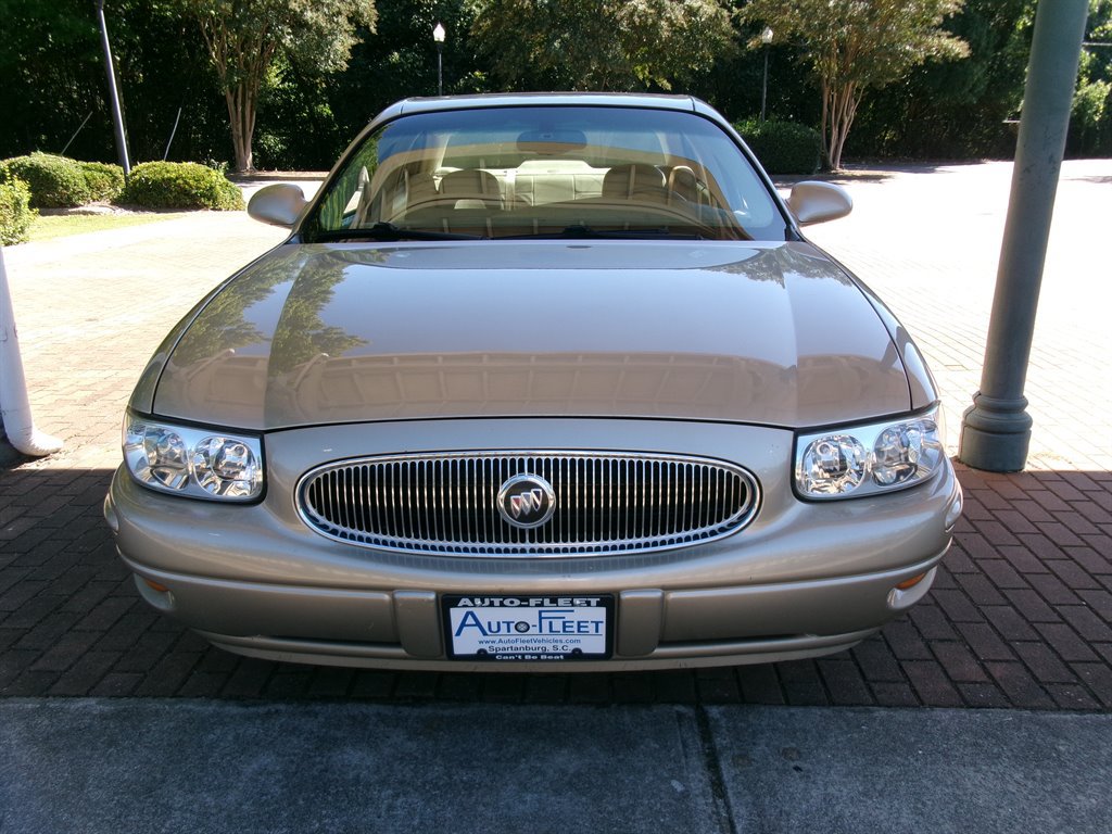 Used 2005 Buick Le Sabre Custom w/ Leather and Comfort Group FWD image 2