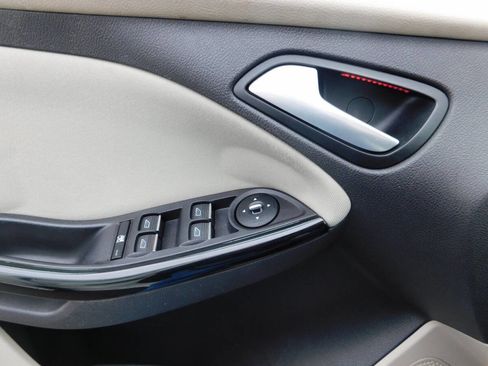 Used 2013 Ford Focus Electric Hatchback w/ Exterior Protection Pkg image 19