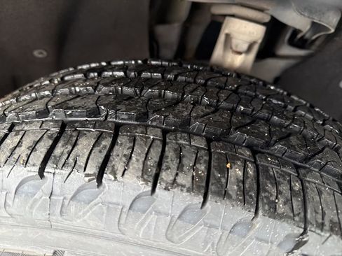 Used 2020 Jeep Grand Cherokee Altitude image 28